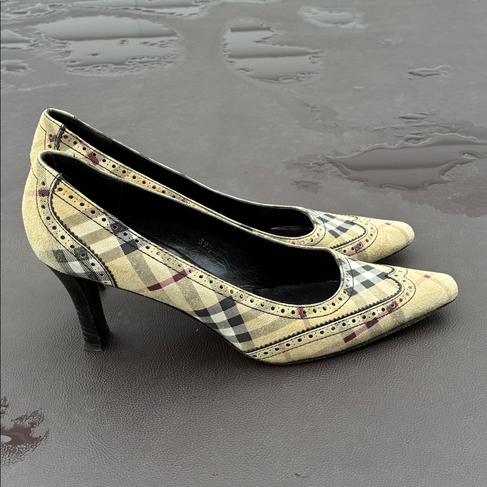 Burberry made in Spain Women's Checkered Pumps - Black and Cream - Picture 2 of 8